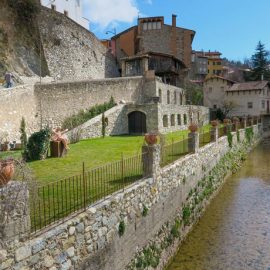 Sant Joan de les Abadesses (Ripollès)